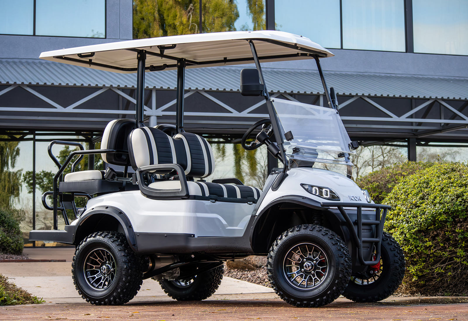 ICON-i40L-Commercial-Golf-Cart-30